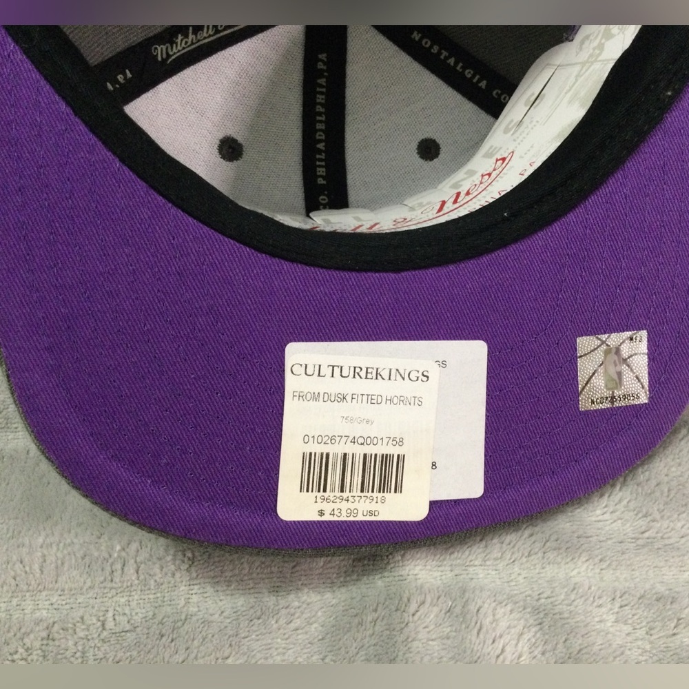 Mitchell & Ness Charlotte Hornets 5th Anniversary Grey/Pink/Purple Fitted Hat - Picture 7 of 9